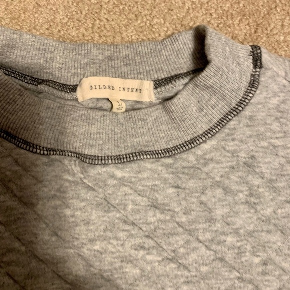 Super cute Gilded Intent crop sweatshirt, size large - Picture 4 of 6